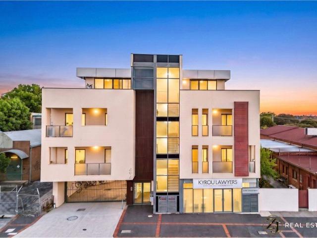 Apartment for sale in Ormond, Melbourne