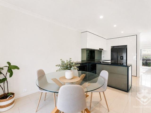 Townhouse for rent in Toombul, Queensland