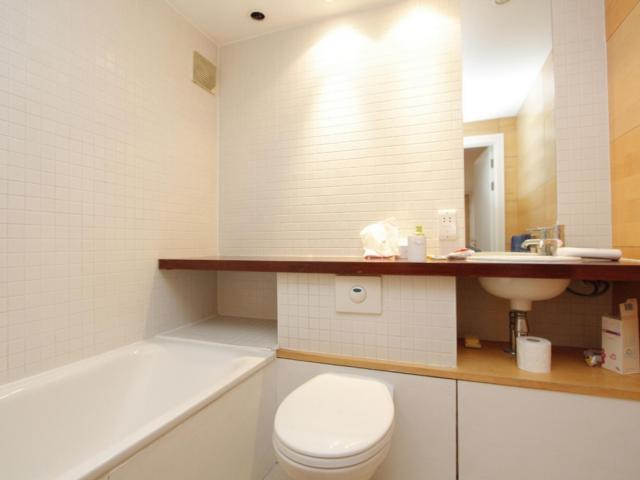 Room for rent in East Greenwich, Greater London