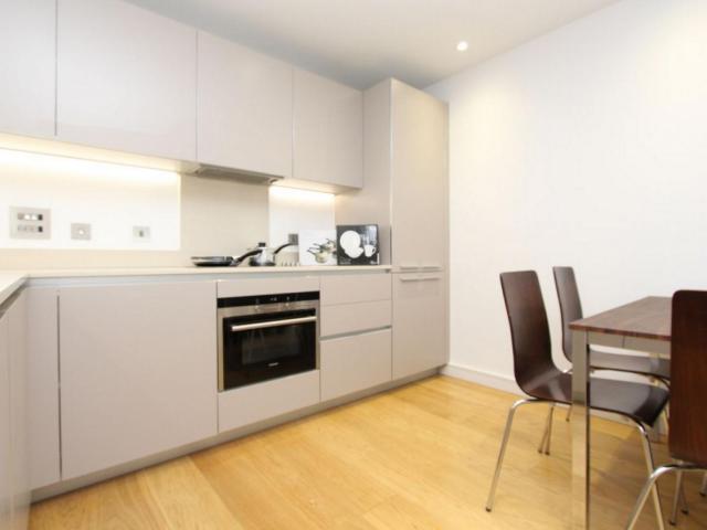 Room for rent in East Greenwich, Greater London