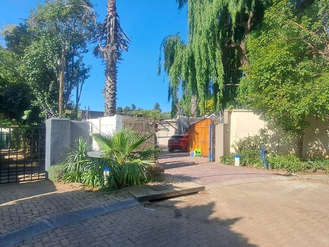 House for rent in Bedfordview, City of Ekurhuleni Metropolitan Municipality
