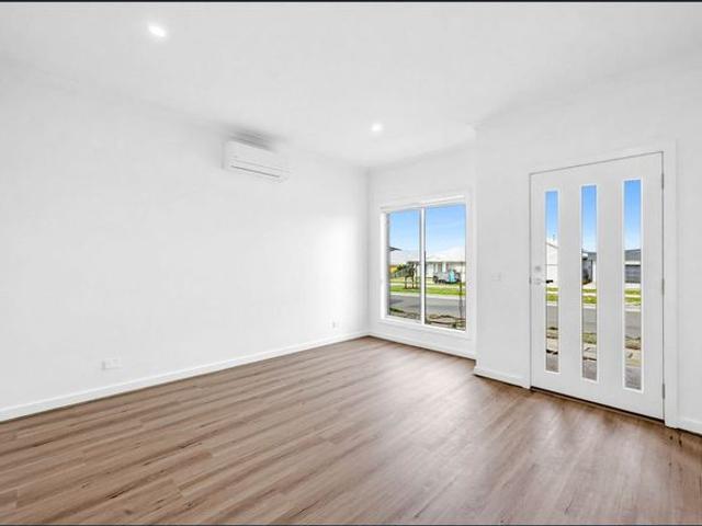 Townhouse for rent in Torquay, Victoria