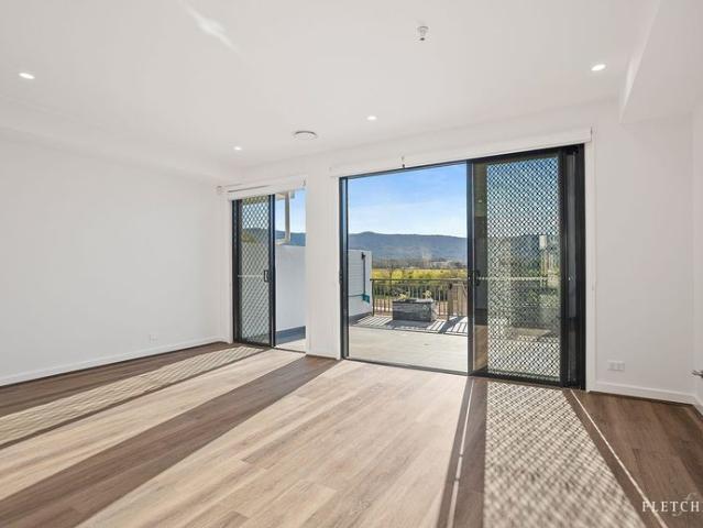 Townhouse for rent in Wollongong West, New South Wales