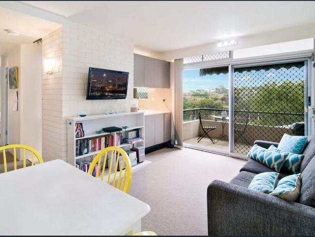 Apartment for rent in Lower North Shore, Sydney