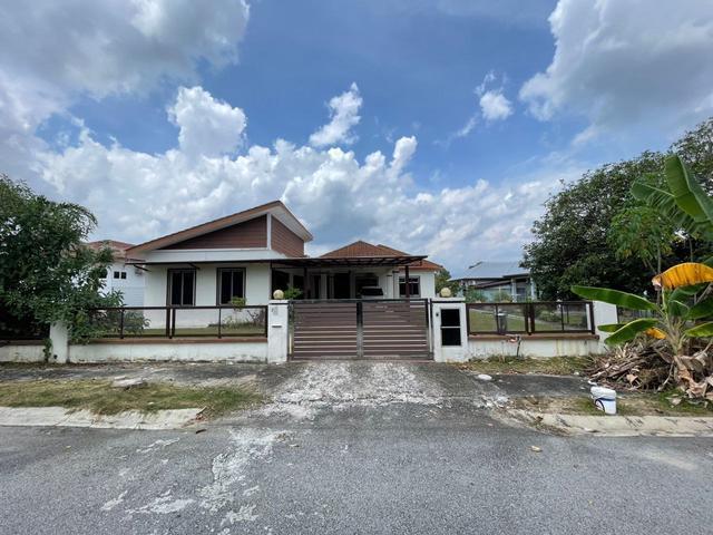 Bungalow for sale in Sendayan Village, Negeri Sembilan