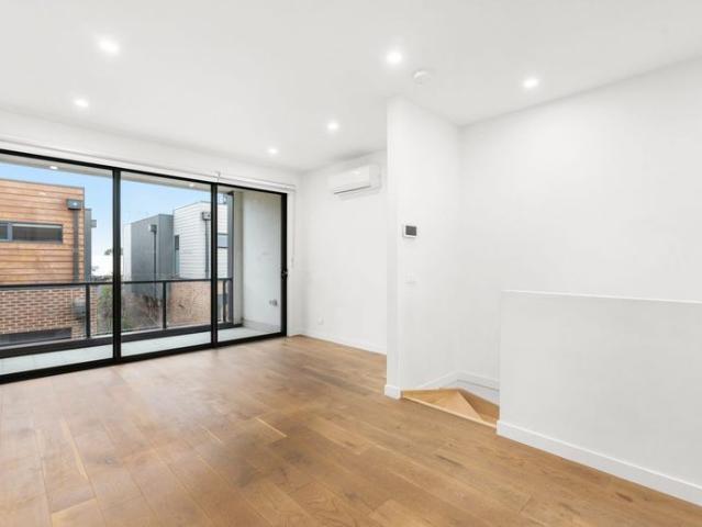 Townhouse for rent in Camerons Creek, Victoria