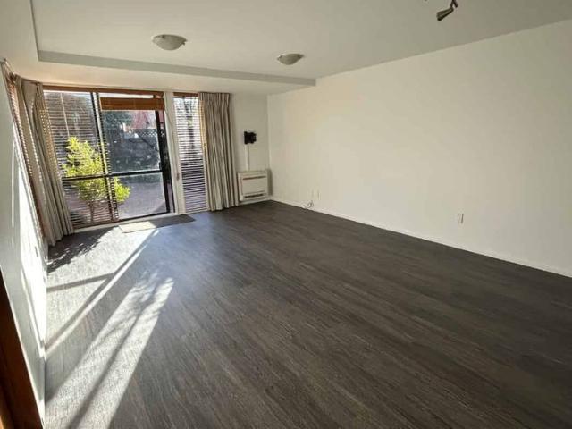 Townhouse for rent in Saint Albans, Canterbury