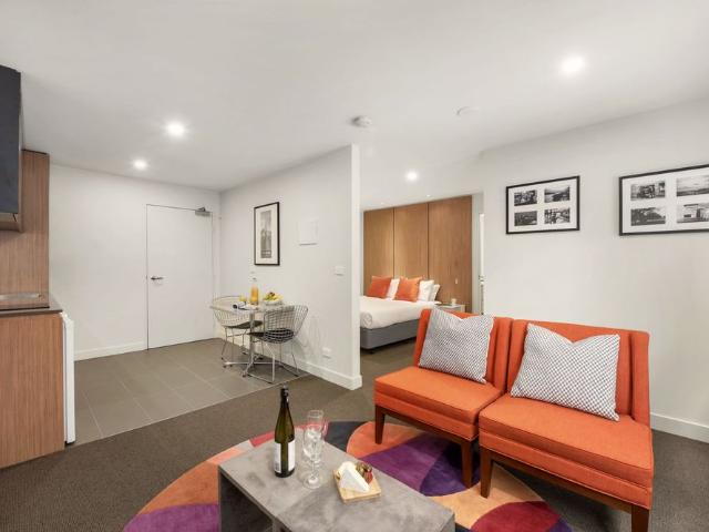 Apartment for rent in Carlton Apartment for rent in Carlton