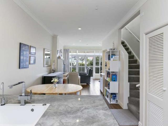 Townhouse for rent in Thorndon, Wellington
