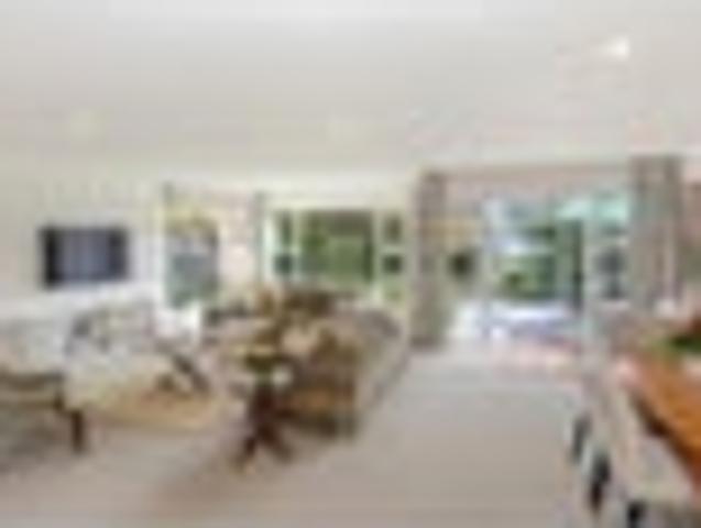 Townhouse for sale in Merivale, Canterbury