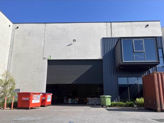 Warehouse for rent in Greenacre, Sydney
