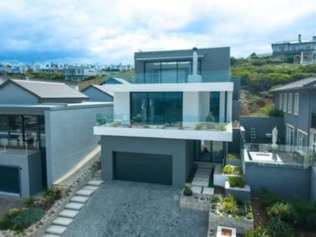 House for sale in Groot Brak Rivier, Western Cape