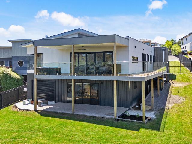 House for sale in Lakes Entrance, Victoria