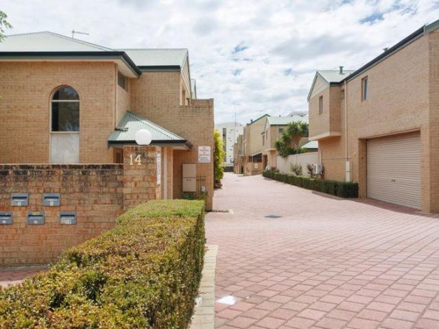 Townhouse for rent in Hamilton Hill, Western Australia