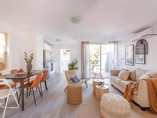 Townhouse for rent in Hamilton Hill, Western Australia