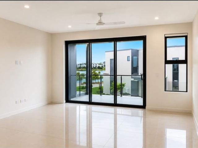 Townhouse for rent in Fernbrook, Queensland