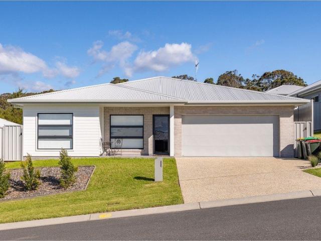 House for sale in Diamond Beach, New South Wales
