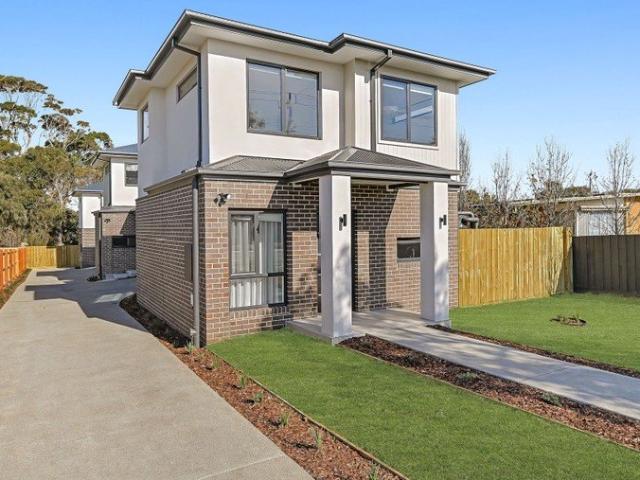 Townhouse for sale in Camerons Creek, Victoria