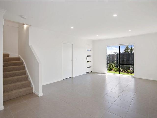 Townhouse for rent in Kings Creek, Queensland