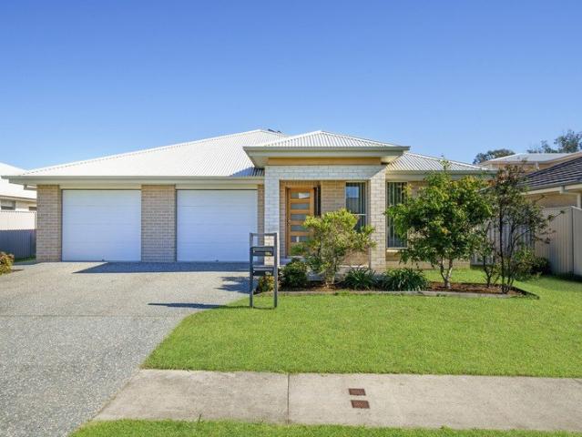 Villa for sale in Lake Cathie, New South Wales