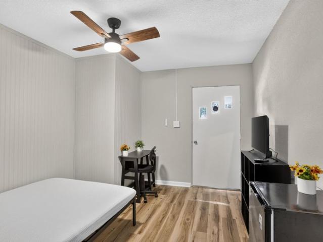 Room for rent in Florida