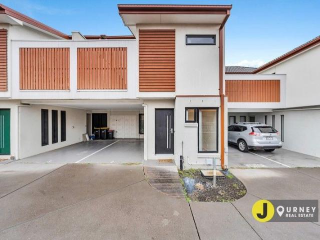 Townhouse for sale in Camerons Creek, Victoria