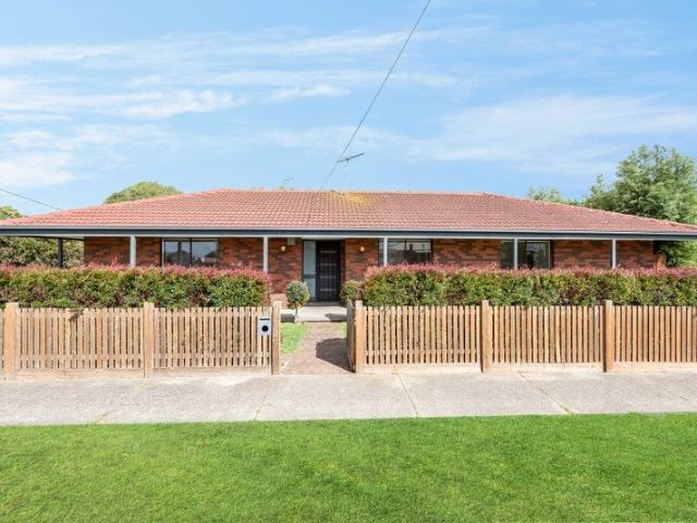 House for sale in Breakwater, Geelong