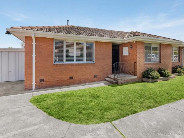 Apartment for sale in Macleod, Melbourne