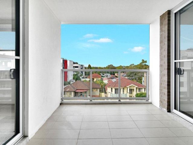 Apartment for rent in Mays Hill, Sydney