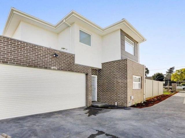 Townhouse for sale in Jacana, Victoria