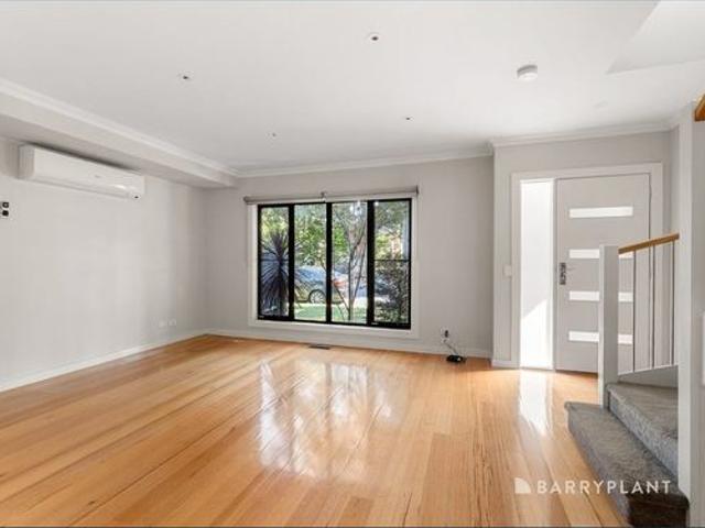 Townhouse for rent in Camerons Creek, Victoria