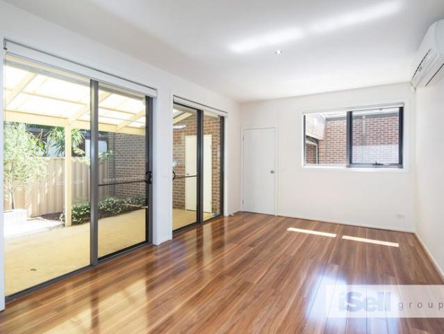Townhouse for rent in Springvale, Melbourne