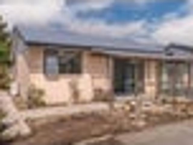 House for sale in Chaslands, Canterbury