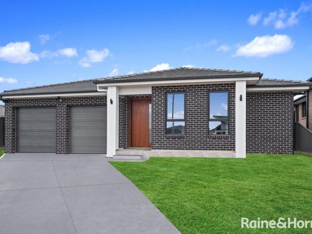 House for rent in Claymore, Sydney