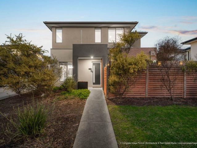 Townhouse for sale in Camerons Creek, Victoria