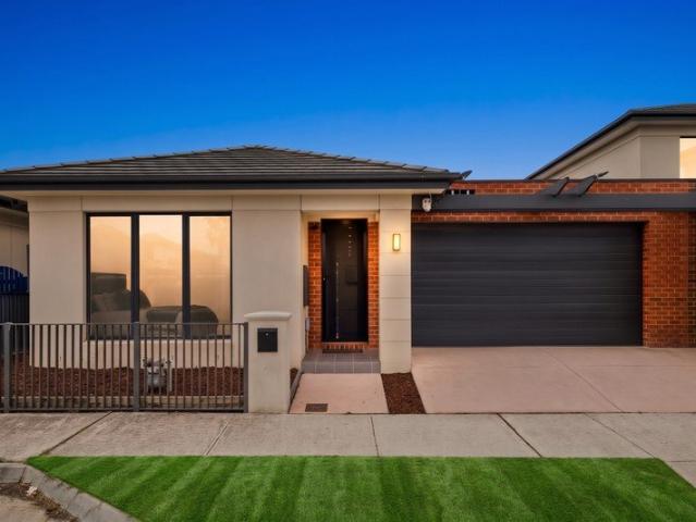 House for sale in Casey Green, Melbourne