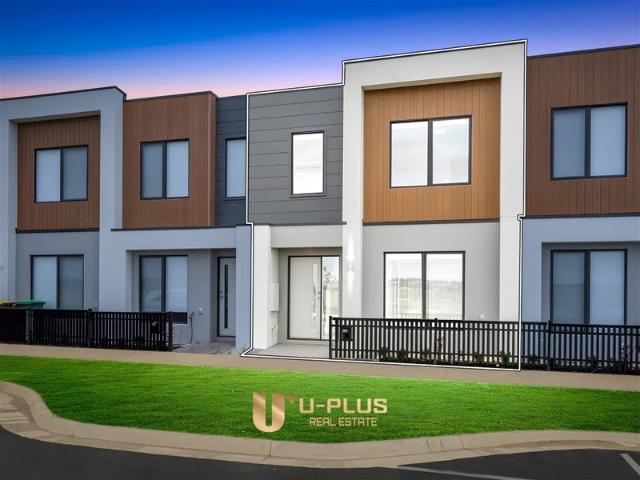 Townhouse for sale in Mambourin, Melbourne