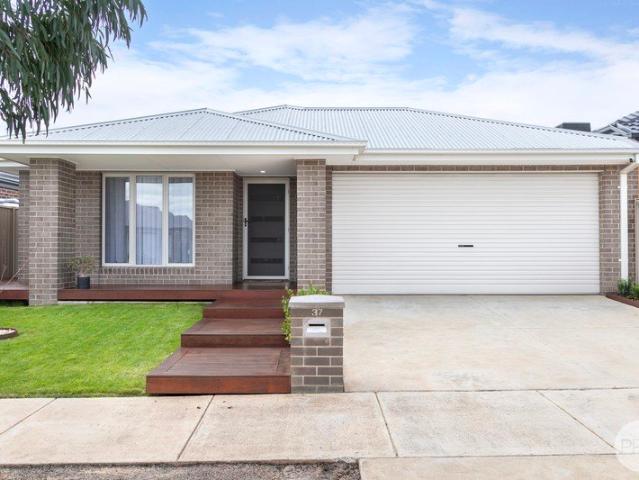 House for sale in Enchanted, Ballarat