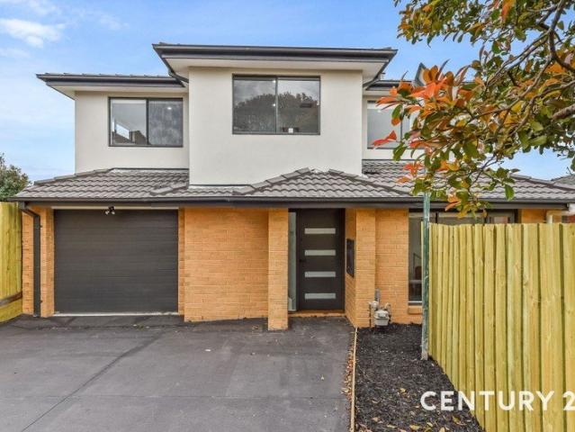 Townhouse for sale in Narre Warren, Melbourne