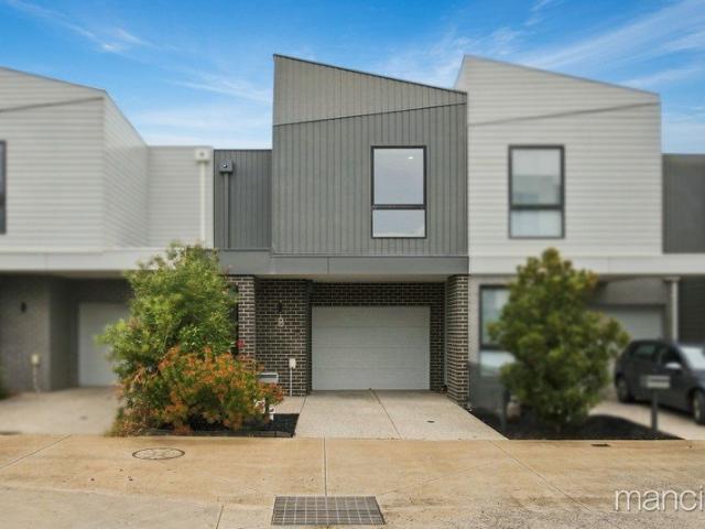 Townhouse for sale in Camerons Creek, Victoria