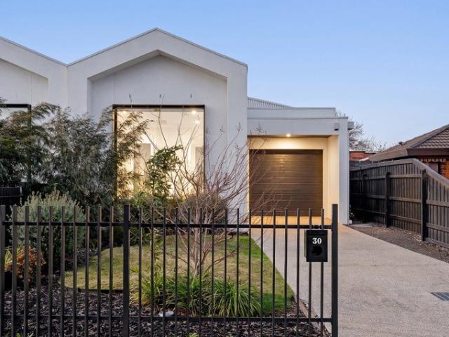 Townhouse for sale in Camerons Creek, Victoria