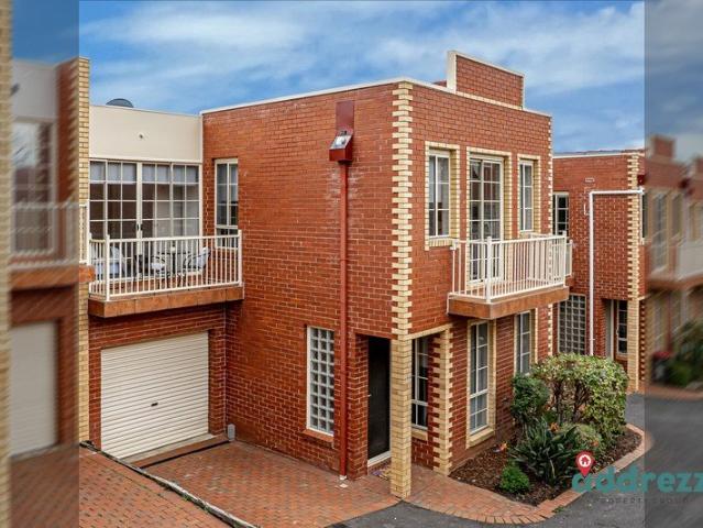 Townhouse for sale in Camerons Creek, Victoria