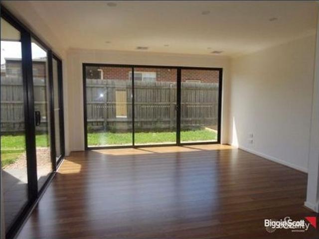 Townhouse for rent in Camerons Creek, Victoria