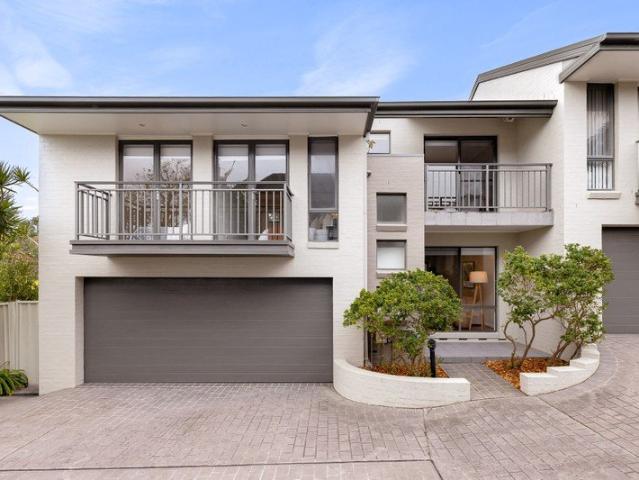 Townhouse for sale in Wollongong West, New South Wales