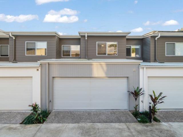Townhouse for sale in Kings Creek, Queensland