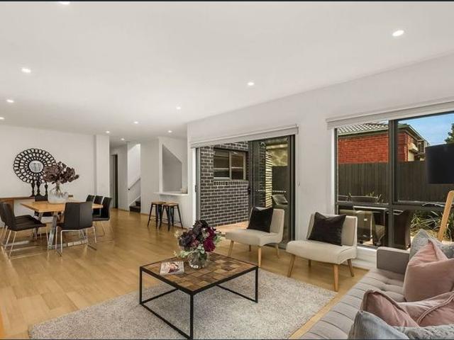 Townhouse for rent in Camerons Creek, Victoria