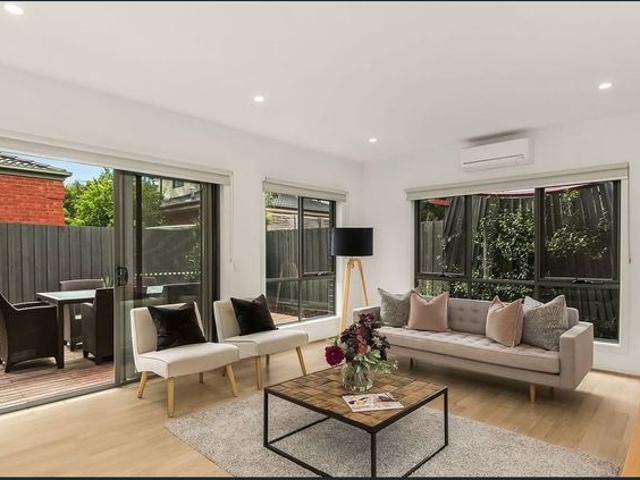 Townhouse for rent in Camerons Creek, Victoria