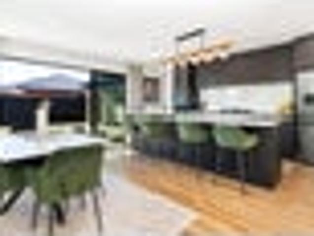 House for sale in Chaslands, Canterbury