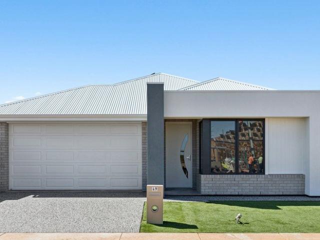 House for sale in Andrews Farm, Adelaide