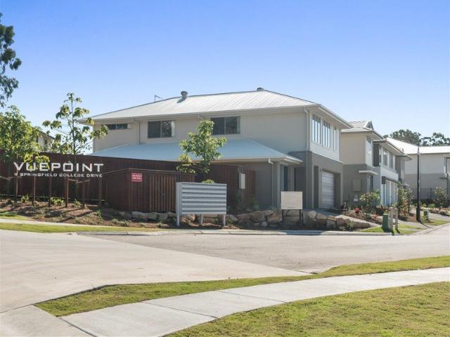 Townhouse for rent in Toombul, Queensland